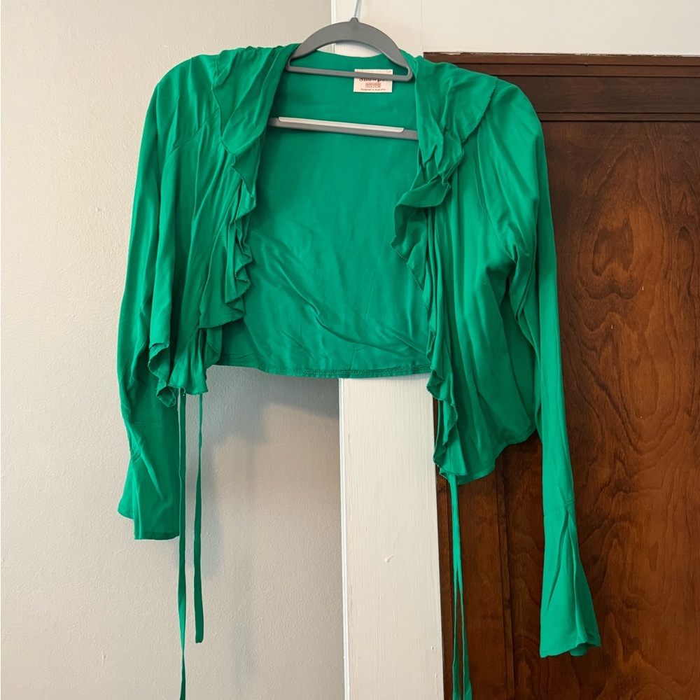 Show po green ruffle front tie top (never worn before)